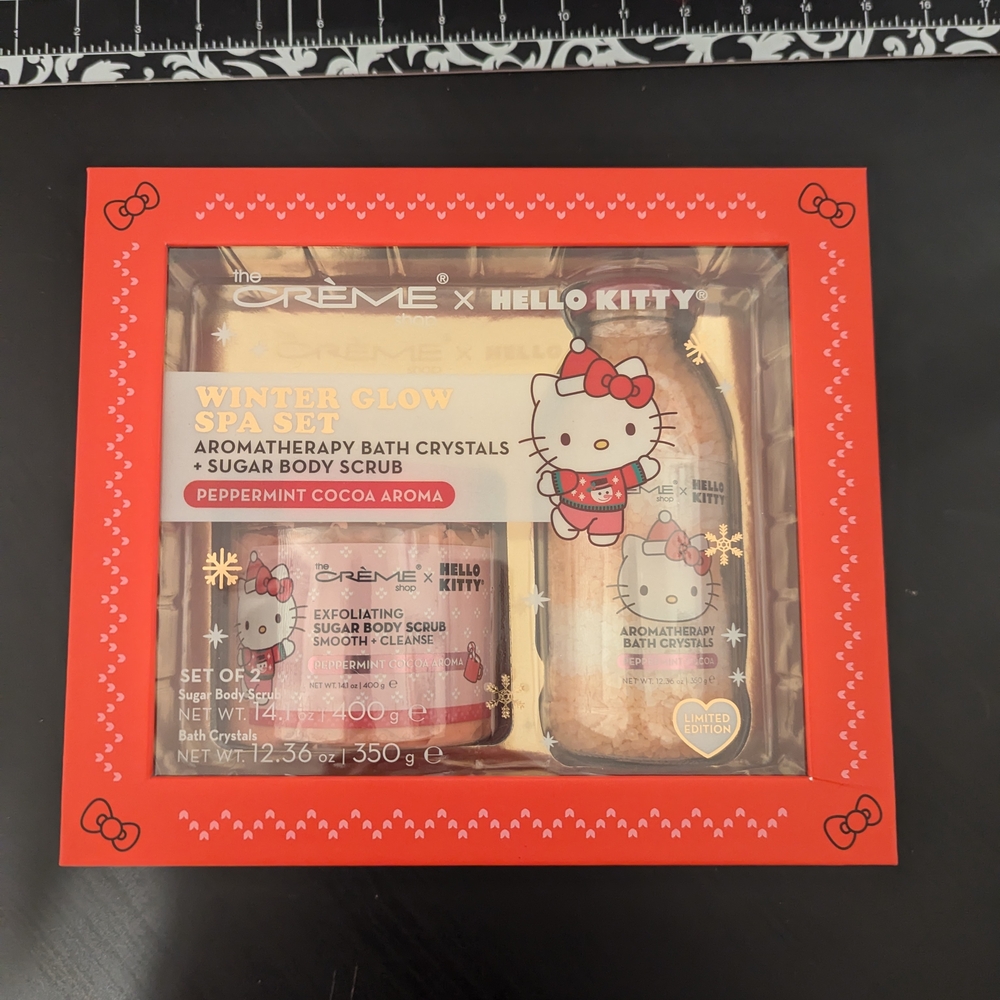 NWT Hello Kitty x Creme Winter Glow Spa Bath Set